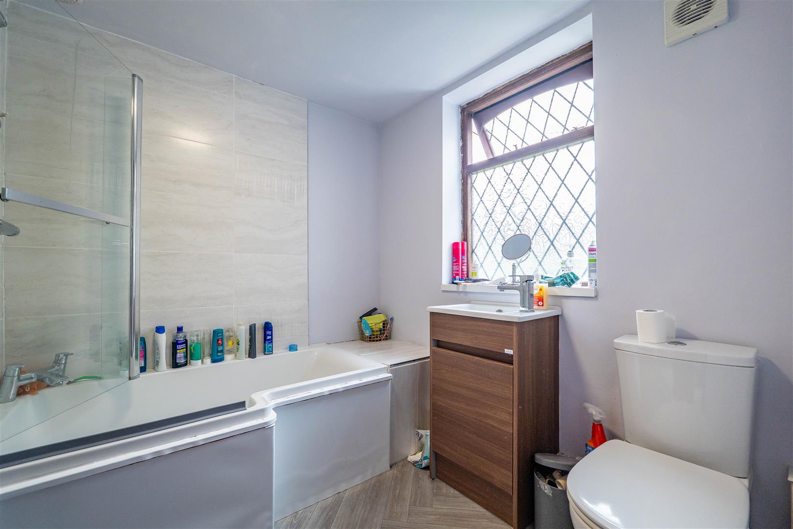 2 bed property in Victoria Road, Preston